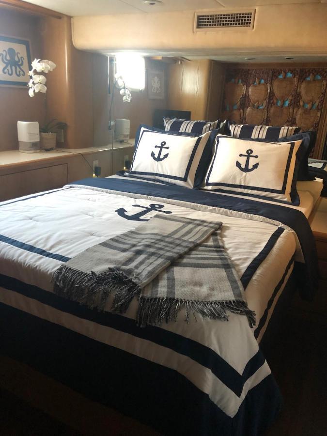Bateau-hôtel Luxury Afloat Yacht Paradise 3 Bedrooms 3bath 5 Beds With Full Marina View *