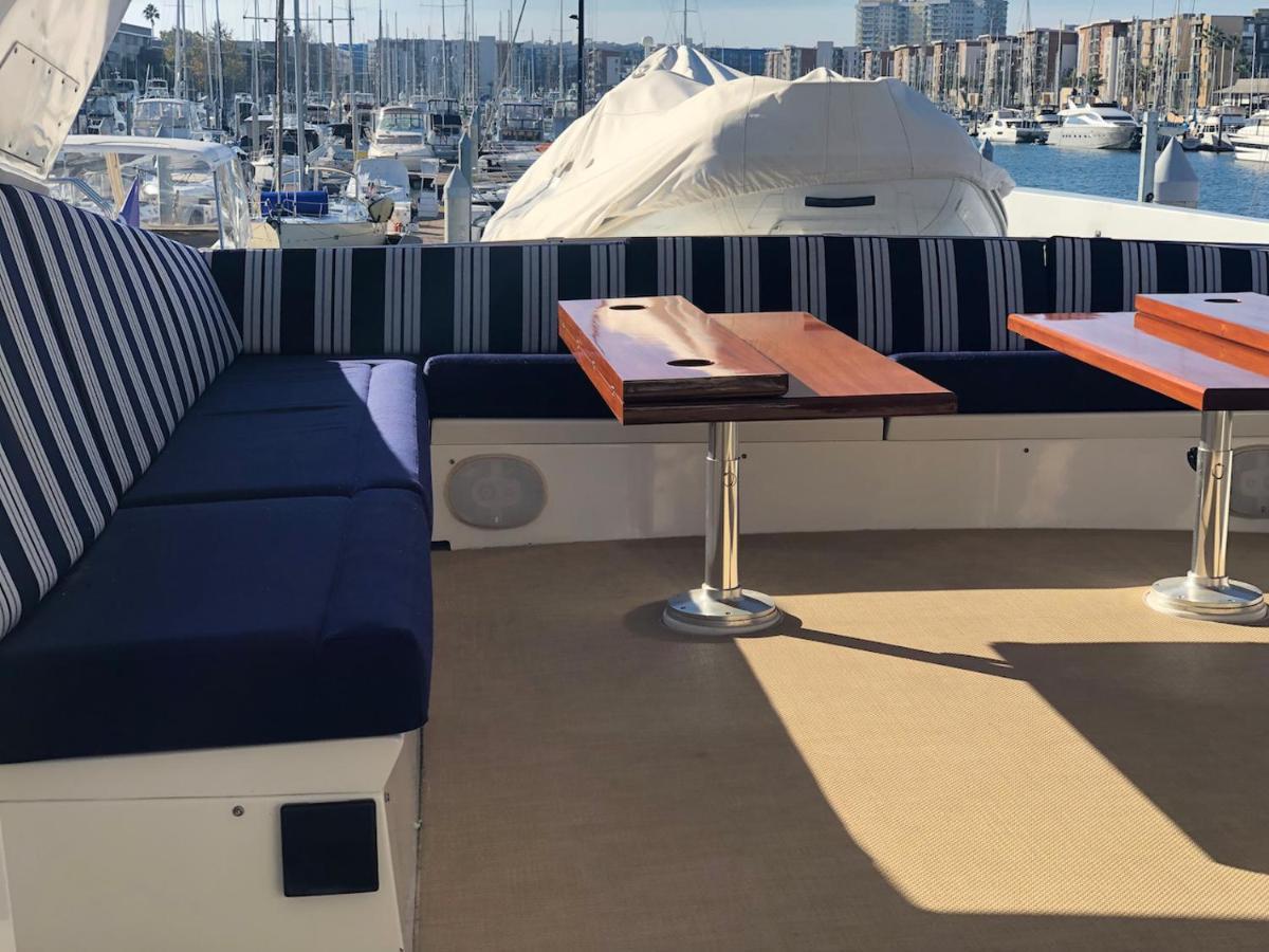 Bateau-hôtel Luxury Afloat Yacht Paradise 3 Bedrooms 3bath 5 Beds With Full Marina View