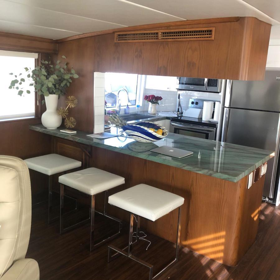 Luxury Afloat Yacht Paradise 3 Bedrooms 3bath 5 Beds With Full Marina View * Los Angeles