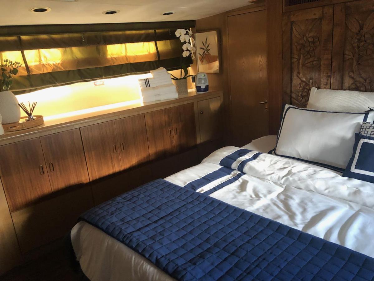 Luxury Afloat Yacht Paradise 3 Bedrooms 3bath 5 Beds With Full Marina View Bateau-hôtel Los Angeles